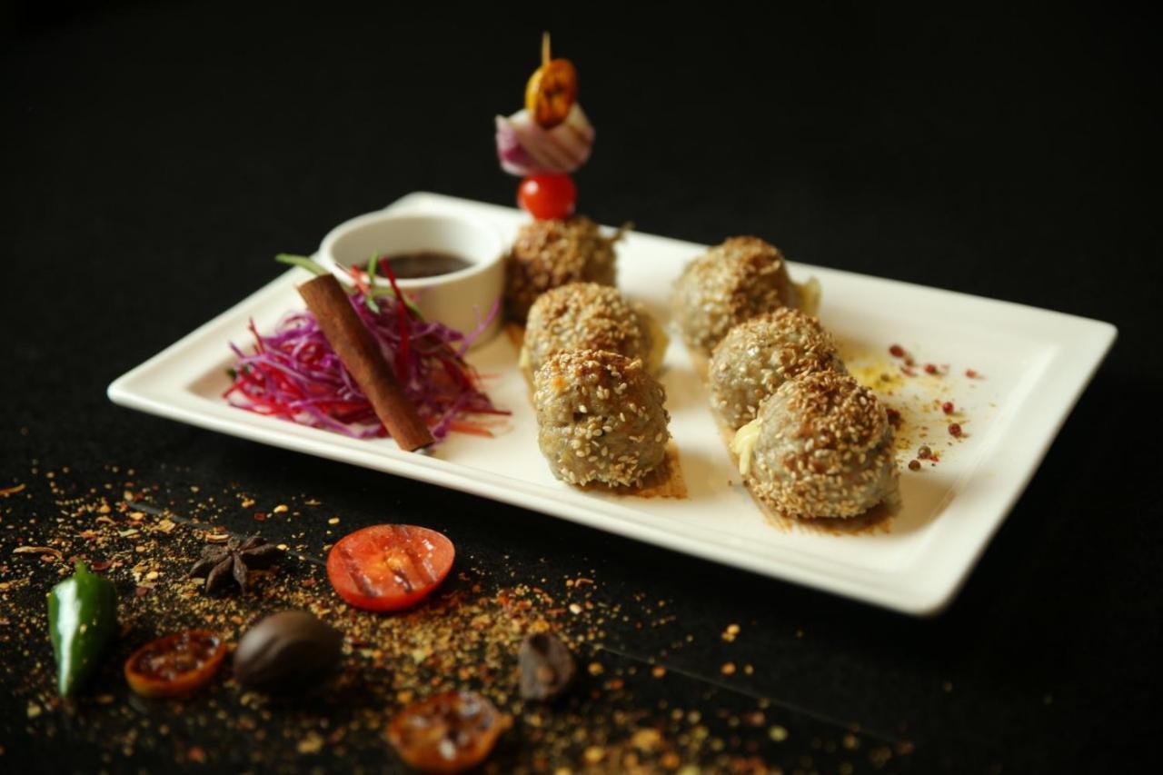 Park Lane Hotel لاهور المظهر الخارجي الصورة Aubergine kebab