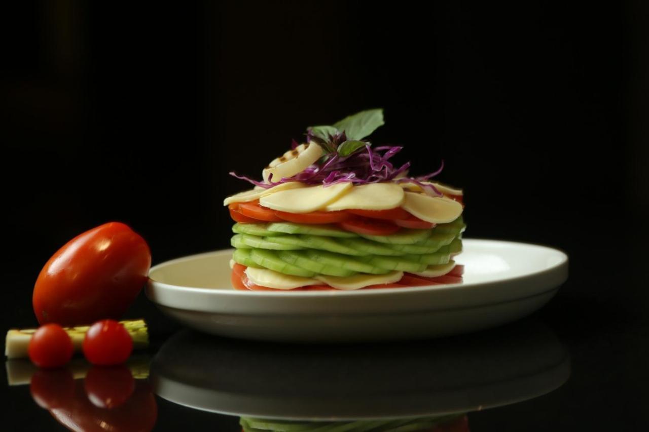 Park Lane Hotel لاهور المظهر الخارجي الصورة A salad