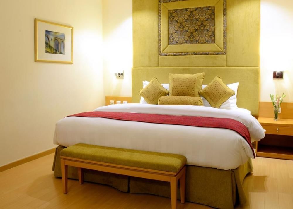 Park Lane Hotel لاهور المظهر الخارجي الصورة A bedroom at the hotel
