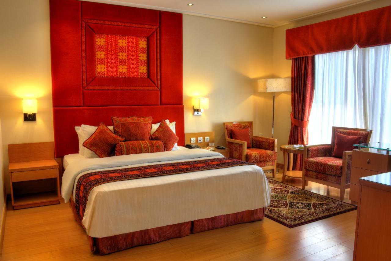 Park Lane Hotel لاهور المظهر الخارجي الصورة A room at the Taj Bengal