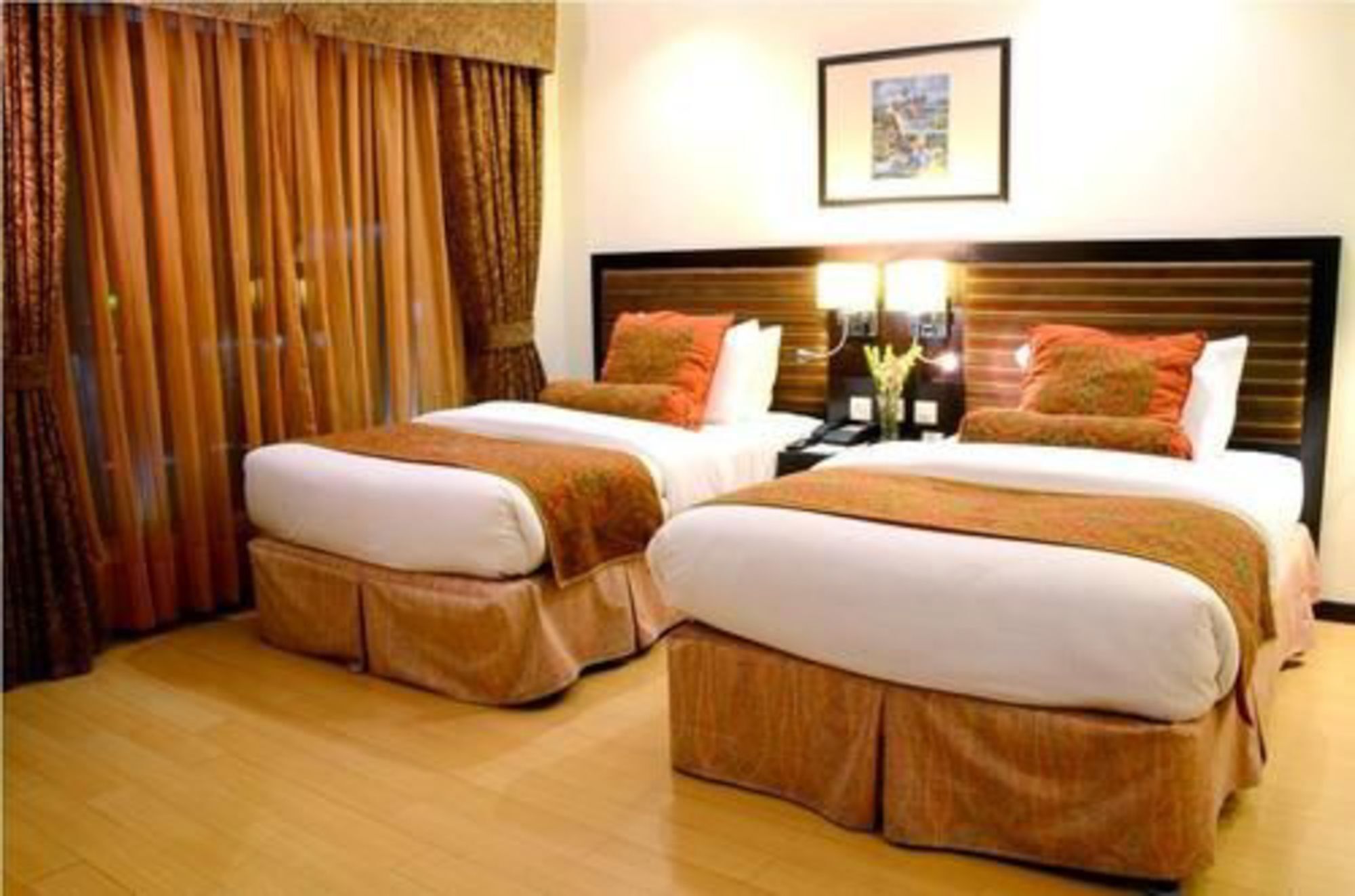 Park Lane Hotel لاهور المظهر الخارجي الصورة A room at the hotel
