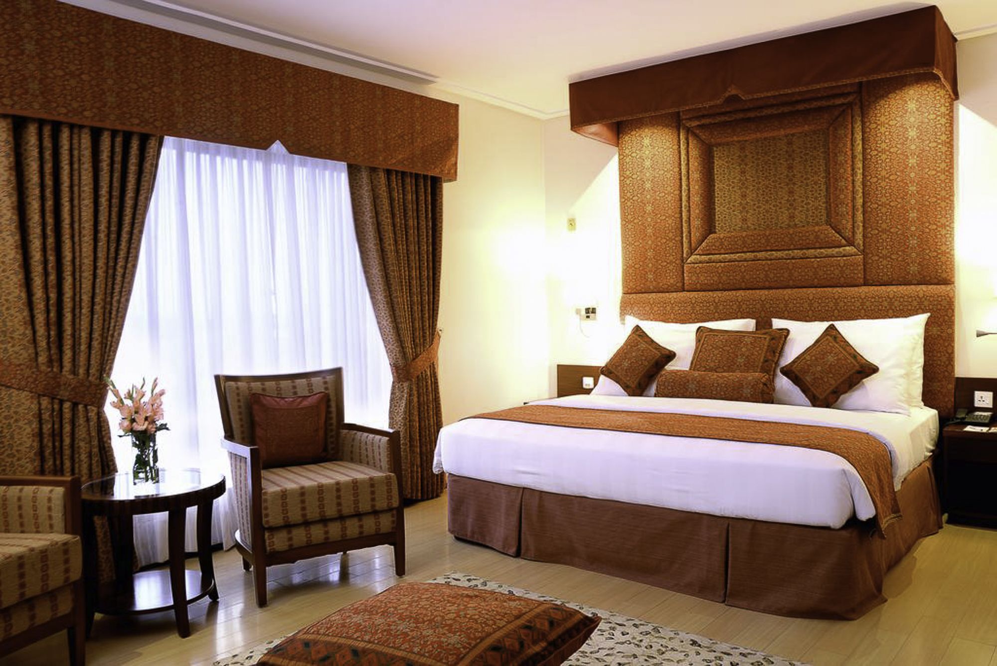 Park Lane Hotel لاهور المظهر الخارجي الصورة A bedroom at the hotel